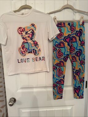 Kids White 'Love Bear' Pajama Set with Multicolor Heart Print